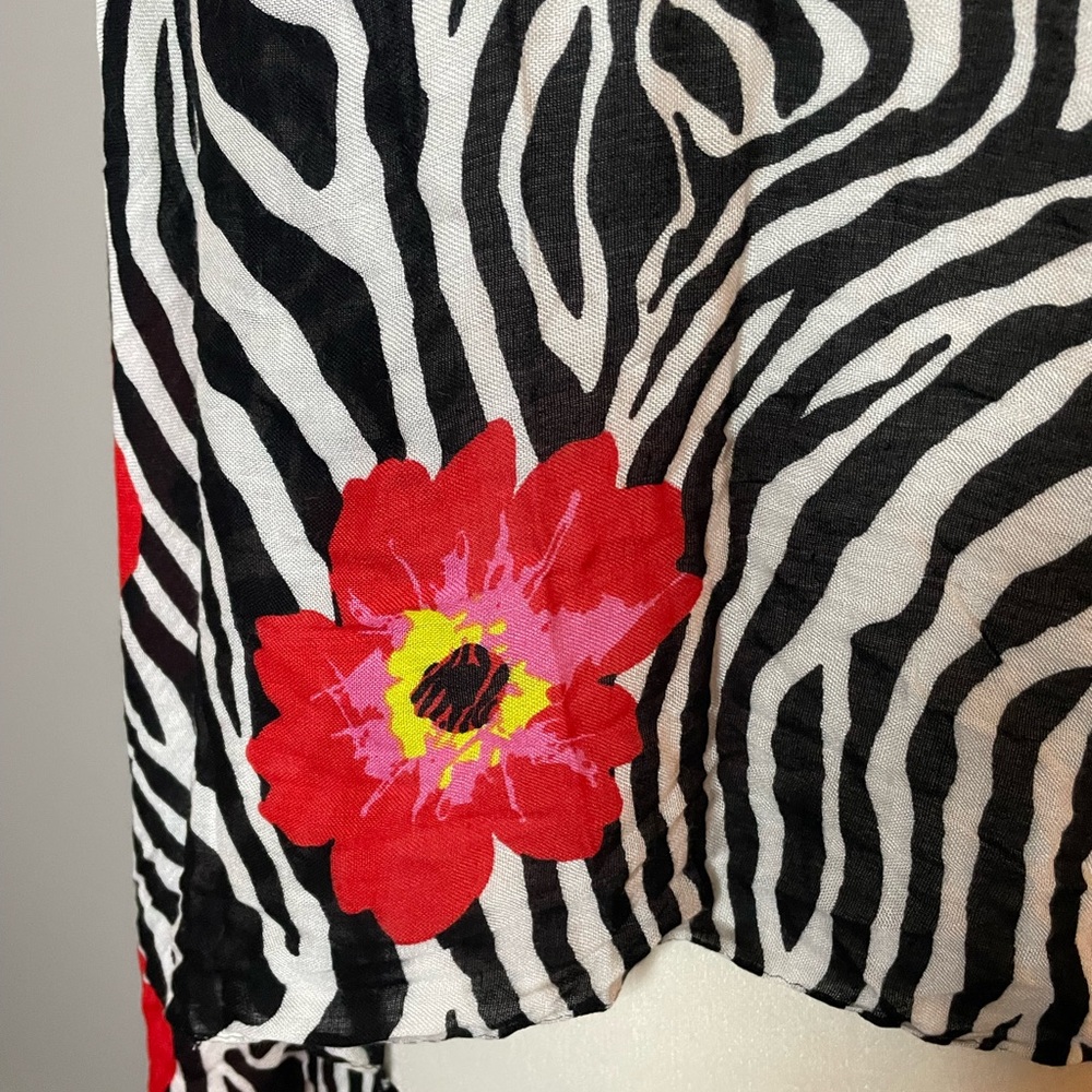 🧣 Joan Rivers Red Poppy & Zebra Stripe Wrap/Scarf w/Frayed Edge. 🧣 - Picture 13 of 16
